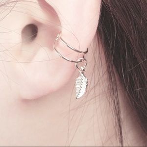 Gold delicate Boho hanging feather ear cuff clip